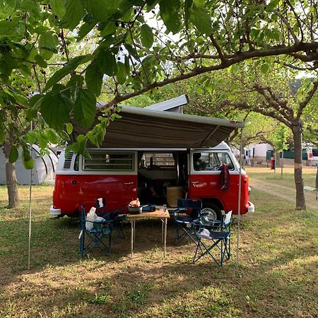 Retro Vw Kombi T2 Campervan Οσπιταλέτ ντε Λιοβρεγάτ Εξωτερικό φωτογραφία