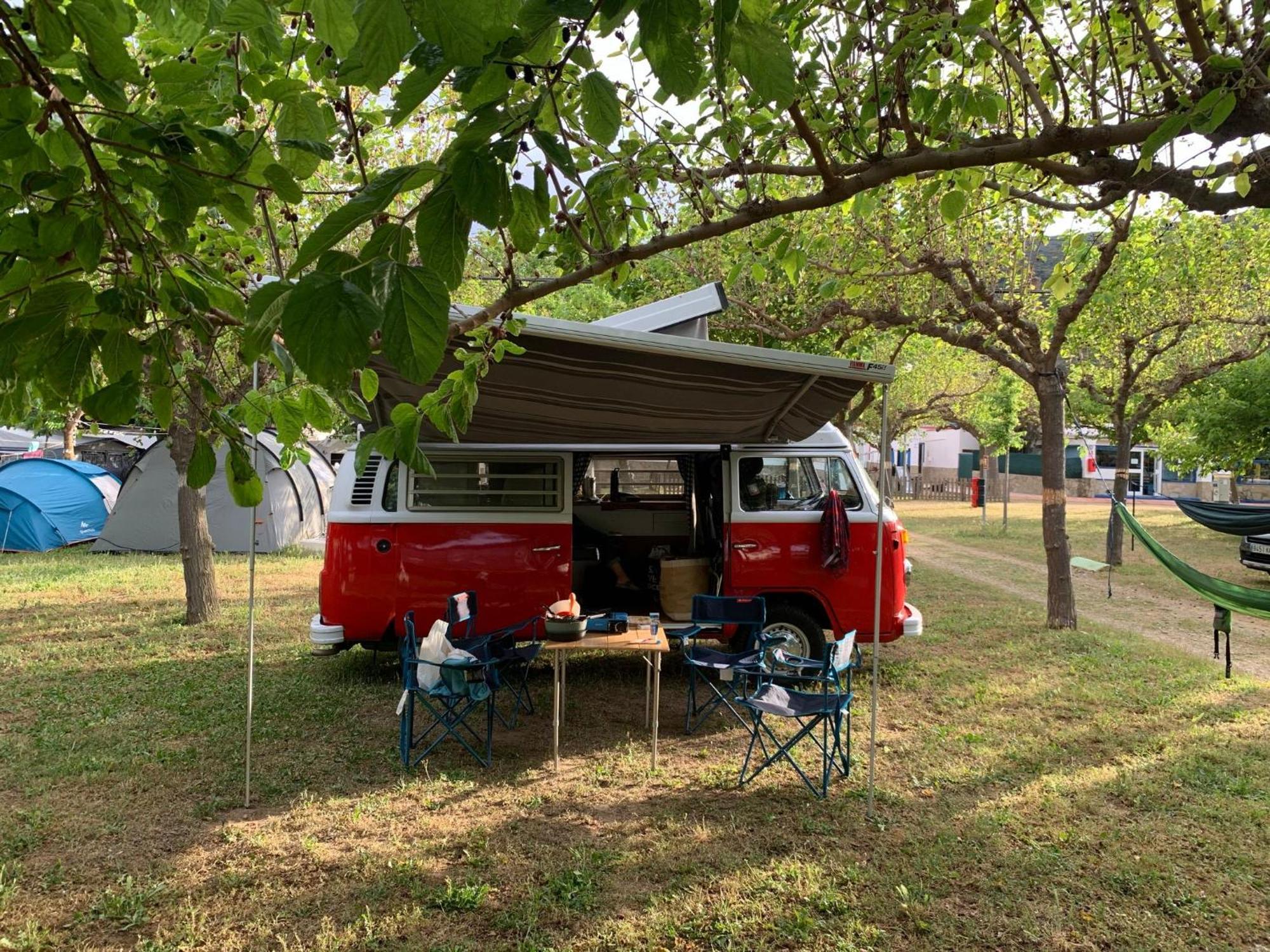 Retro Vw Kombi T2 Campervan Οσπιταλέτ ντε Λιοβρεγάτ Εξωτερικό φωτογραφία