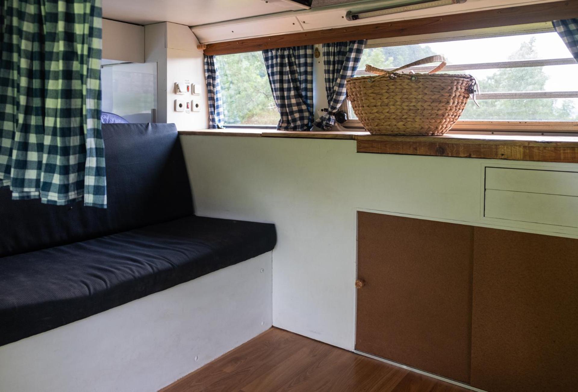 Retro Vw Kombi T2 Campervan Οσπιταλέτ ντε Λιοβρεγάτ Εξωτερικό φωτογραφία