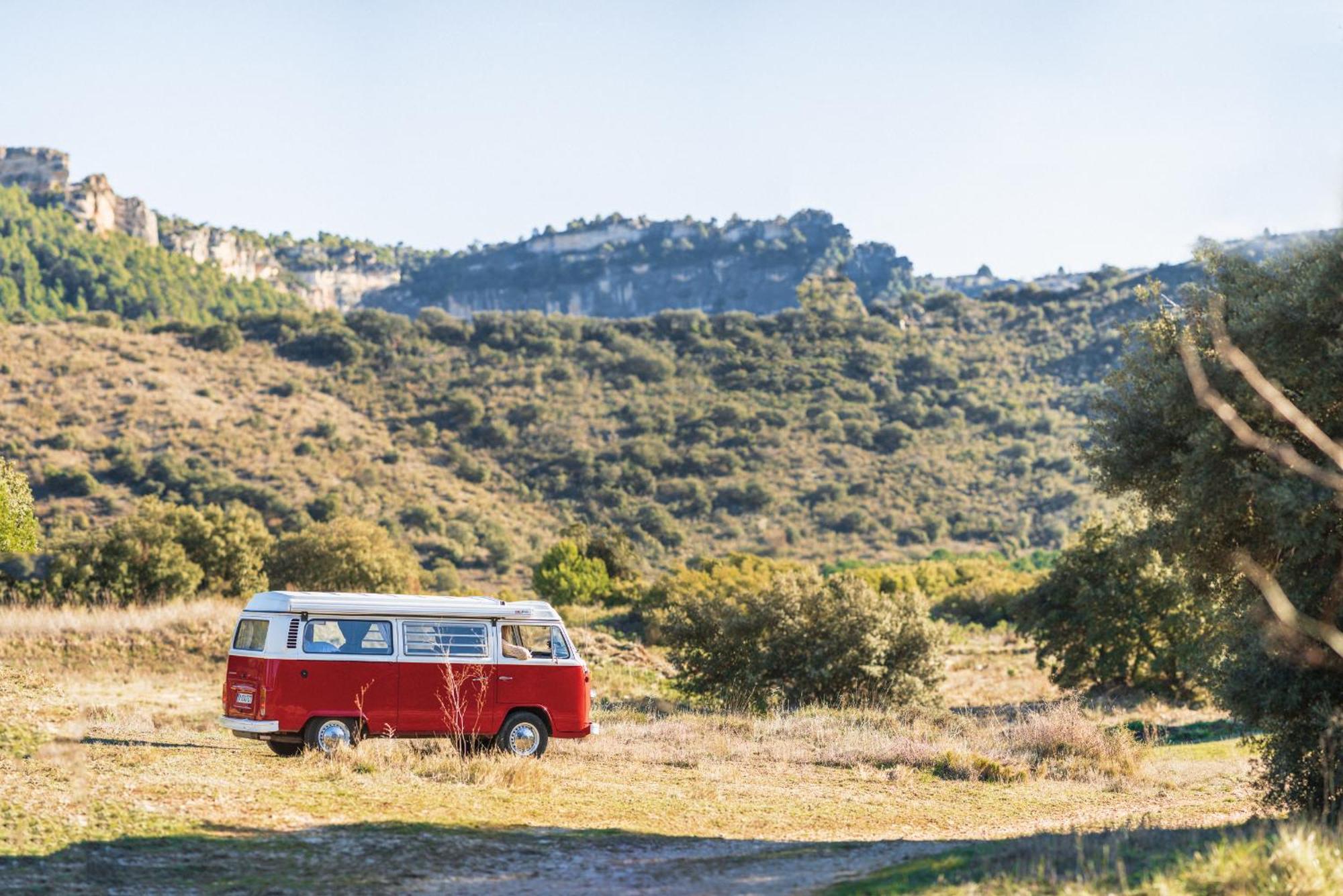 Retro Vw Kombi T2 Campervan Οσπιταλέτ ντε Λιοβρεγάτ Εξωτερικό φωτογραφία