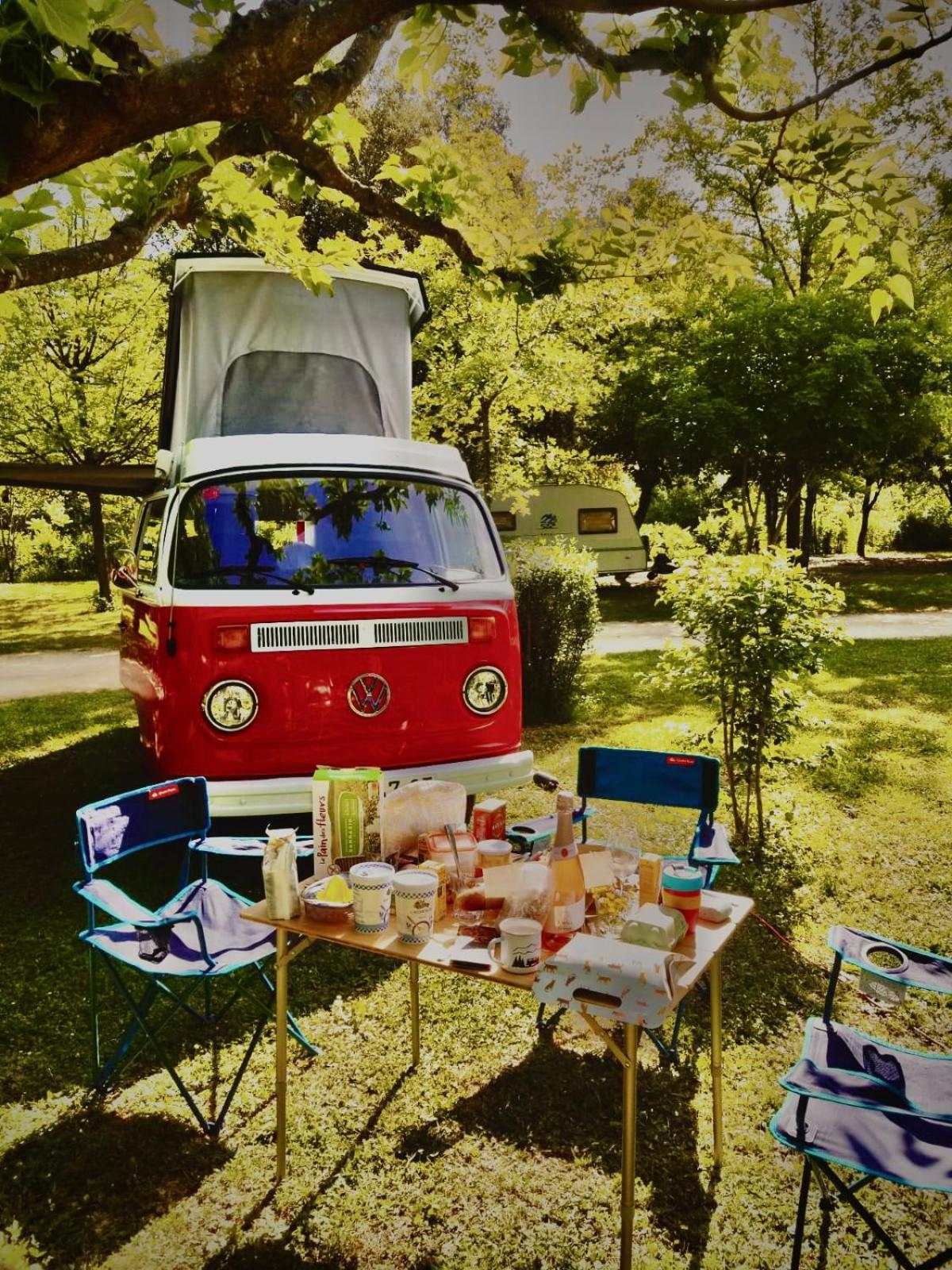 Retro Vw Kombi T2 Campervan Οσπιταλέτ ντε Λιοβρεγάτ Εξωτερικό φωτογραφία